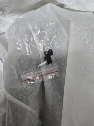 Stiletto brillo de firma