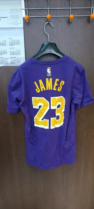 Camiseta Nike Lakers 23 Morada Talla M