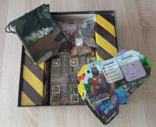 Pack Bomb Squad y Raid & Trade (más expansión).