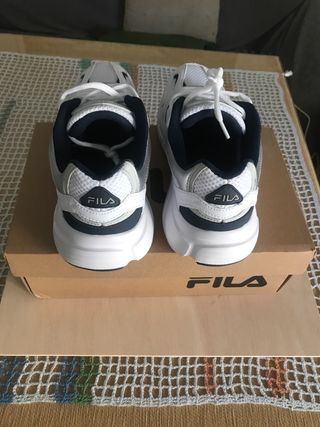 Zapatillas Fila Talla 39 Blancas y Azules