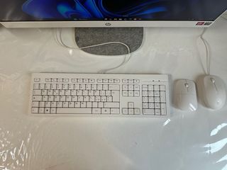 HP All-in-One 27-cr0001sl Ryzen 5