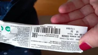 Camisa Zara azul marino con puntos blancos