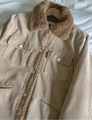 Cazadora pana Mango borrego beige/marron.