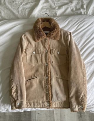 Cazadora pana Mango borrego beige/marron.