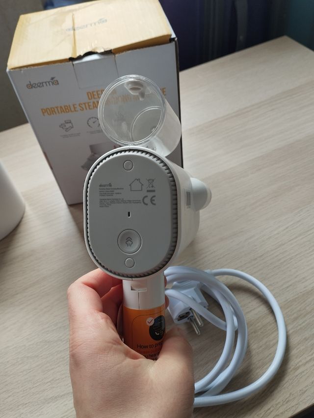 Plancha de vapor portátil Deerma