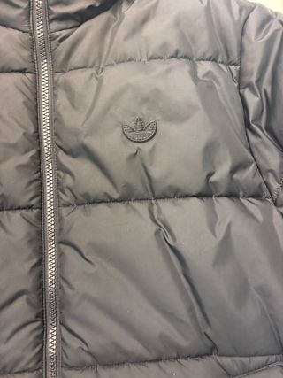 Abrigo plumífero Adidas negro