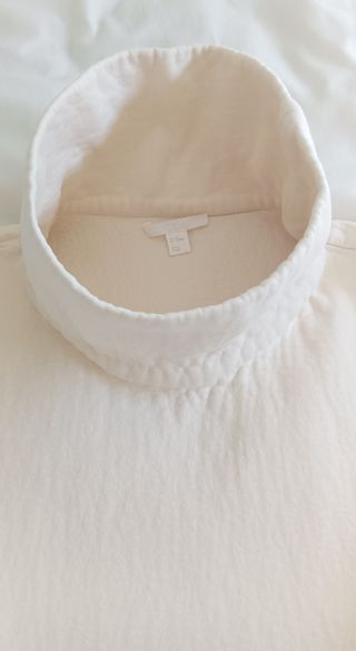 Jersey COS cuello alto algodón oversize marfil