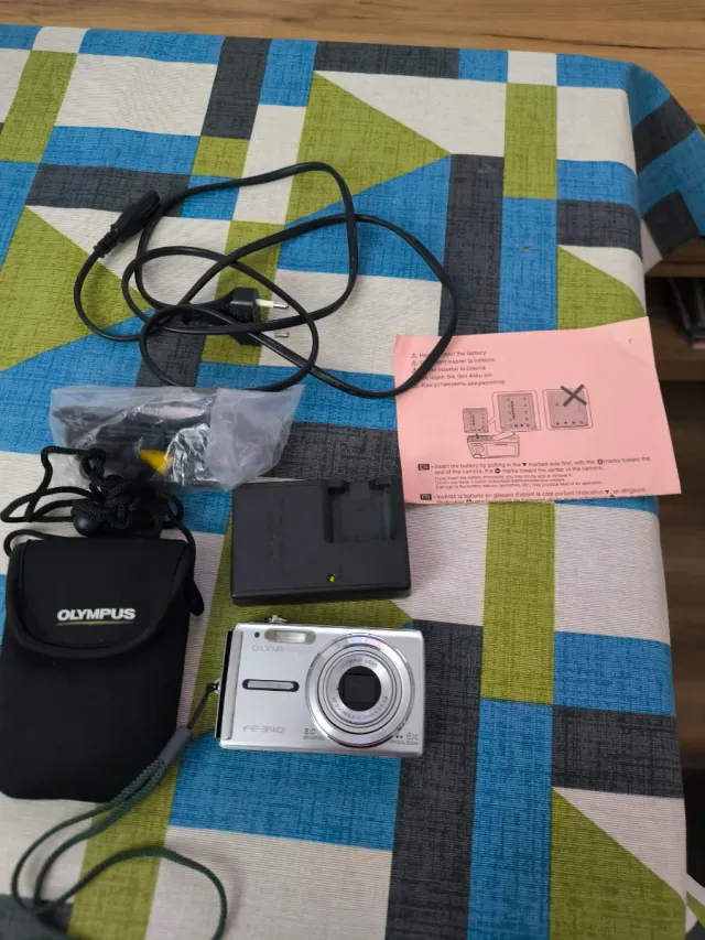 Cámara Olympus Plata + Accesorios