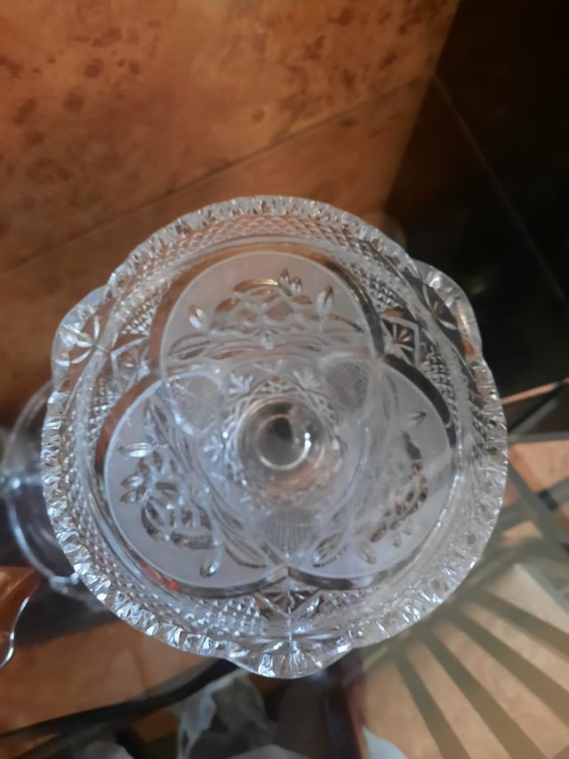 Vaso in cristallo scolpito classico con motivo a diamante