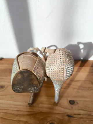 Sandalias de plataforma con pedrería