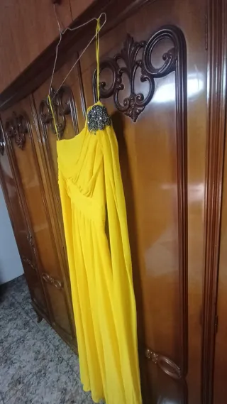 Vestido amarillo de fiesta