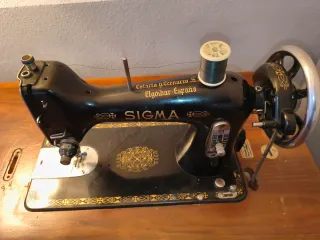 Máquina de coser Sigma antigua