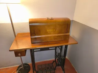 Máquina de coser Sigma antigua