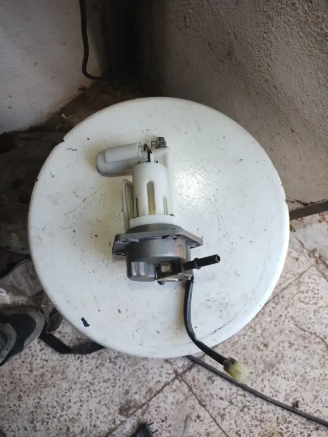 Bomba de combustible Kawasaki ER6n