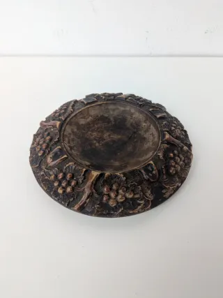 Posacenere in legno intagliato