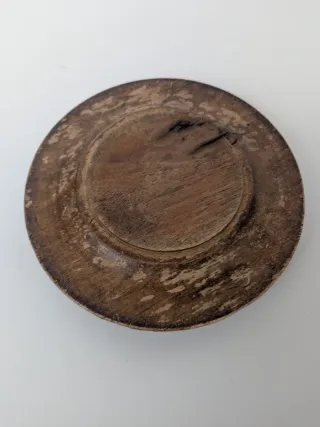 Posacenere in legno intagliato