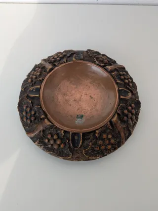 Posacenere in legno intagliato