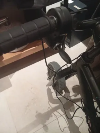 Patinete eléctrico negro