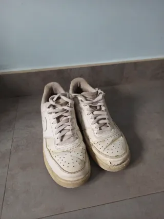 Zapatillas Nike Blancas. Courvision