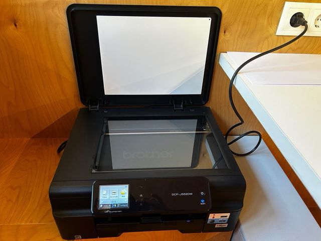 Impresora Brother DCP-J552DW Multifunción