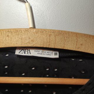 Camiseta Zara manga larga calada negra