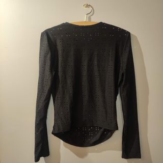 Camiseta Zara manga larga calada negra