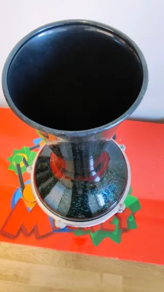Yambé de metal