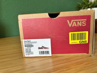 VANS unisex – T 40.5EU (9.5US) + Regalo gorra Vans