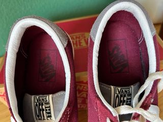 VANS unisex – T 40.5EU (9.5US) + Regalo gorra Vans