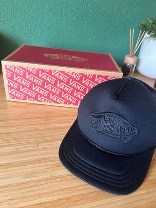 VANS unisex – T 40.5EU (9.5US) + Regalo gorra Vans
