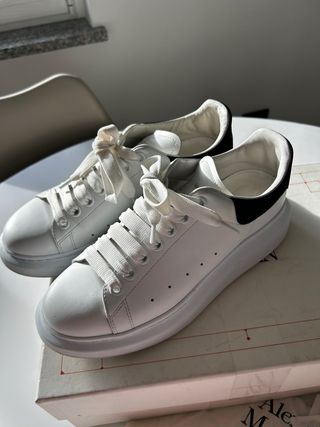 Alexander McQueen Sneakers Bianche Nere