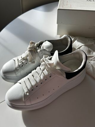 Alexander McQueen Sneakers Bianche Nere
