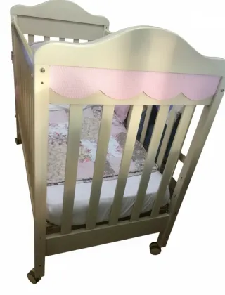 Cuna blanca para niña