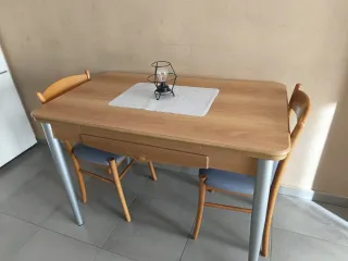 Mesa y 2 Sillas Comedor Madera y Metal