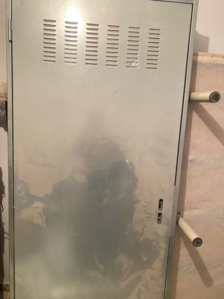 Puerta trastero metálica