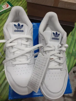 Zapatillas Adidas Blancas y Azules