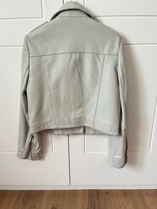 Cazadora Biker Mango blanca grisácea