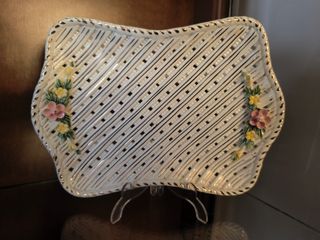 Bandeja de porcelana con flores