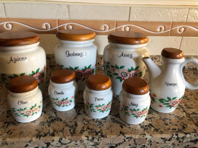 Set de 7 tarros de cerámica con tapa de madera