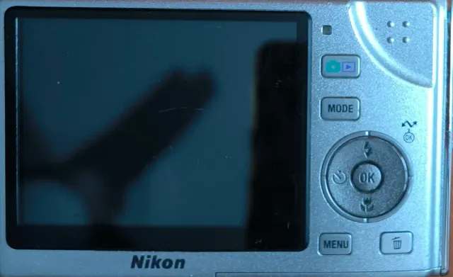 Cámara Nikon Coolpix S 6.1MP 3X Zoom