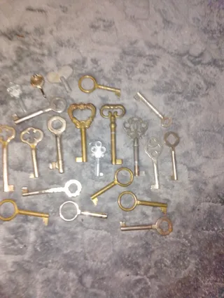 Set di chiavi antiche decorative