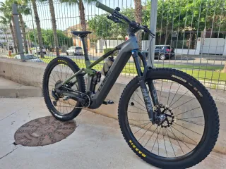 Bicicleta Eléctrica Cube Stereo TM 140