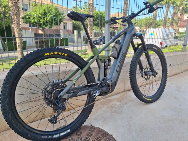 Bicicleta Eléctrica Cube Stereo TM 140