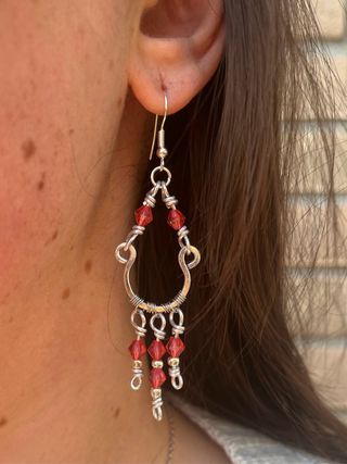 Orecchini fatti a mano rossi e argento