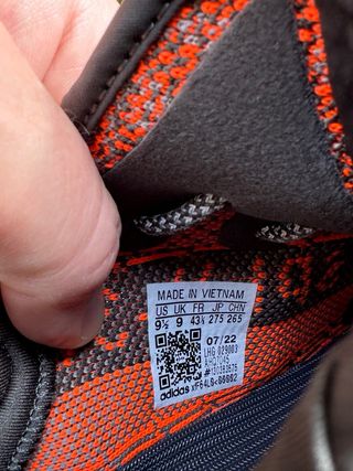 Adidas Yeezy 350 V2 Carbon Beluga talla 43 1/3