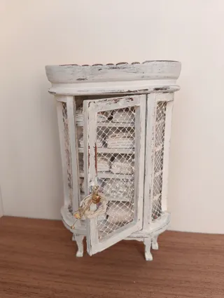Vetrinetta in miniatura shabby chic