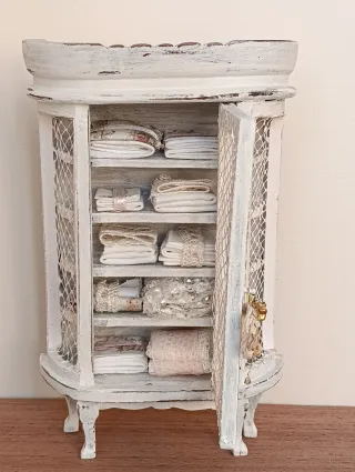Vetrinetta in miniatura shabby chic
