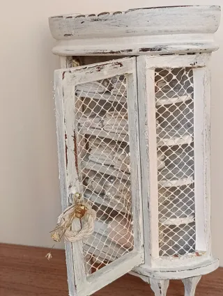 Vetrinetta in miniatura shabby chic