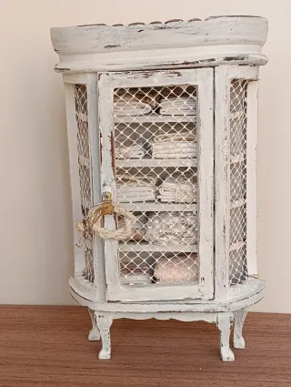 Vetrinetta in miniatura shabby chic