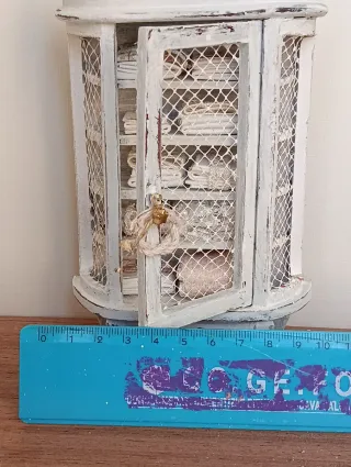 Vetrinetta in miniatura shabby chic